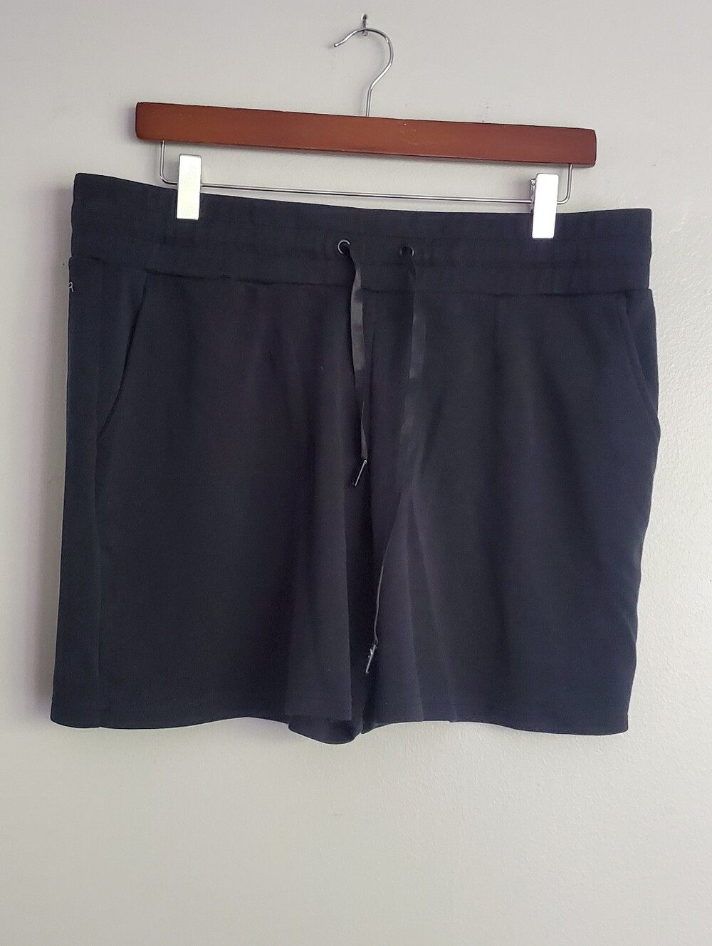 Spyder Black Athletic Shorts with Spider Logo Size XL
